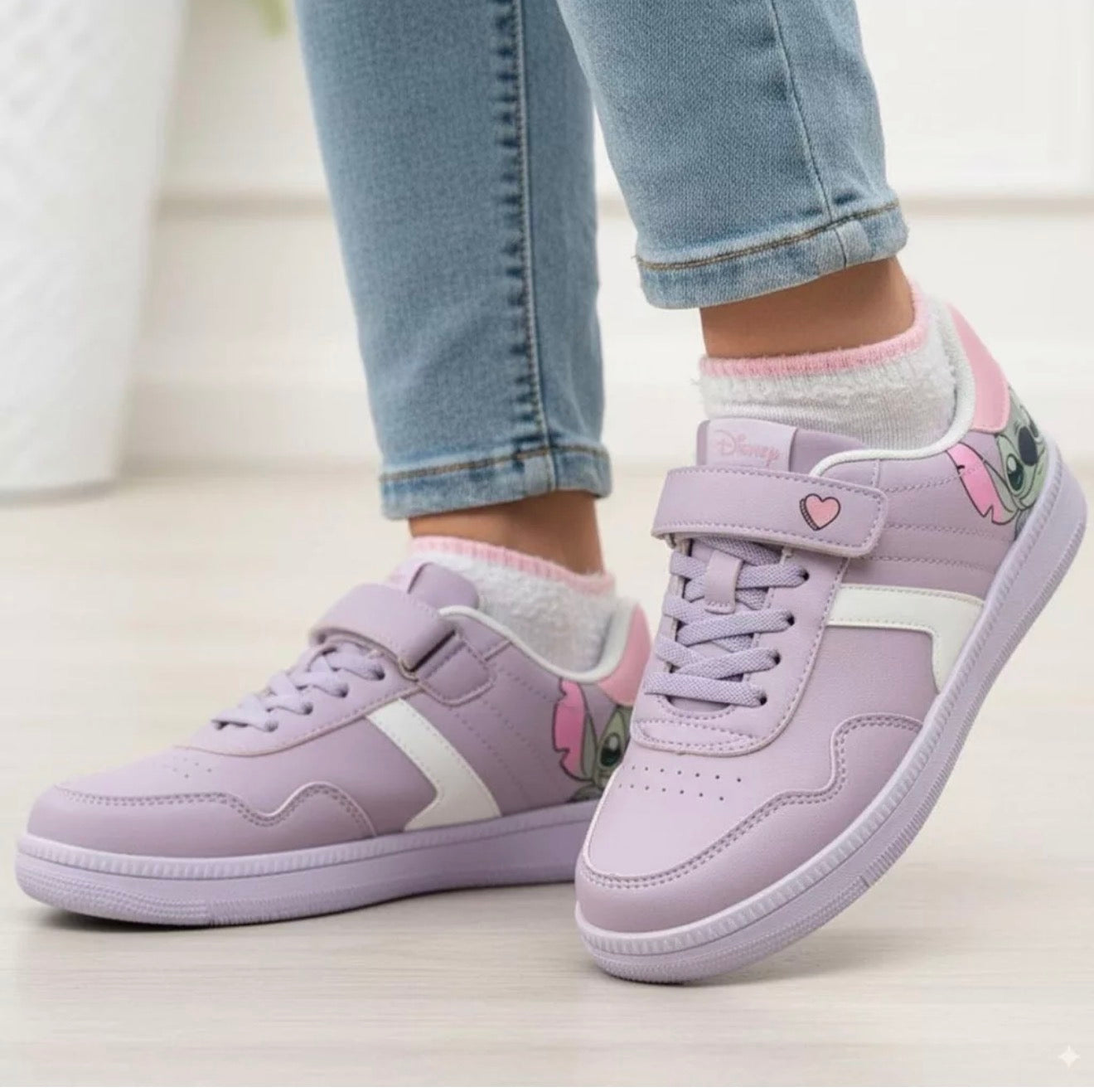 Disponible en précommande chaussures Stitch violet