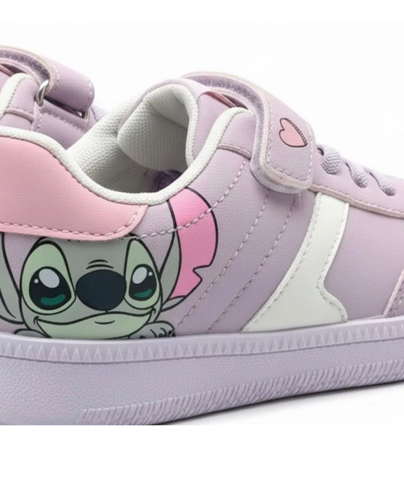 Disponible en précommande chaussures Stitch violet