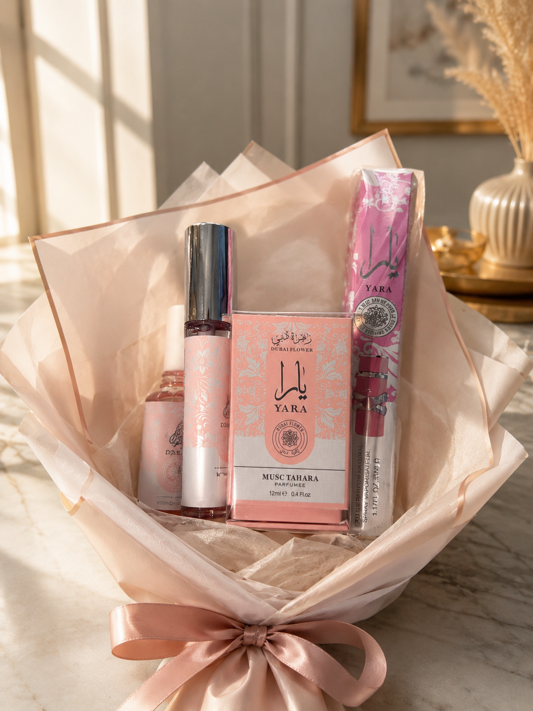 Coffret Yara ( 1 musk intime, 1 parfum 35ml, 1 huile à lèvre Gloss, 1 sérum visage)